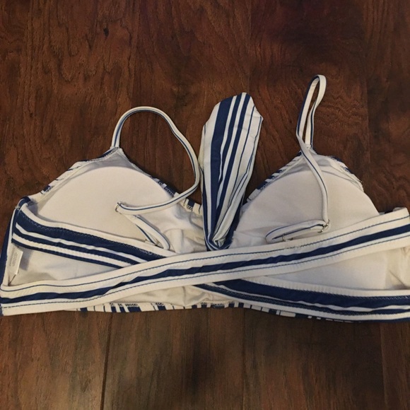 Two piece bikini - Picture 4 of 4